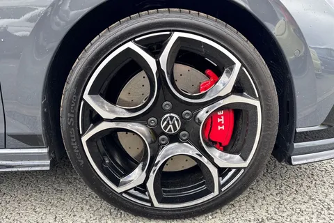 CX75KNK Volkswagen Golf 2.0 TSI 300 GTI Clubsport DSG Leather, sunroof, DCC, Black Pack,  'Akrapovi Thumbnail #10