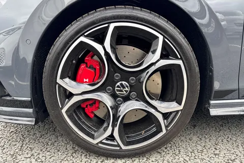 CX75KNK Volkswagen Golf 2.0 TSI 300 GTI Clubsport DSG Leather, sunroof, DCC, Black Pack,  'Akrapovi Thumbnail #12