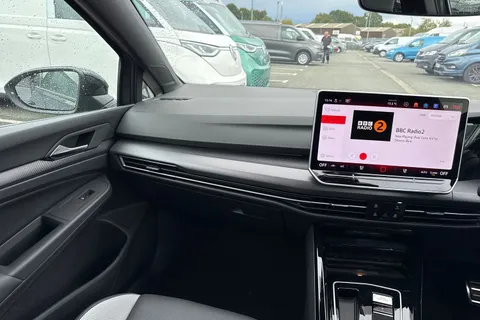 CX75KNK Volkswagen Golf 2.0 TSI 300 GTI Clubsport DSG Leather, sunroof, DCC, Black Pack,  'Akrapovi Thumbnail #20