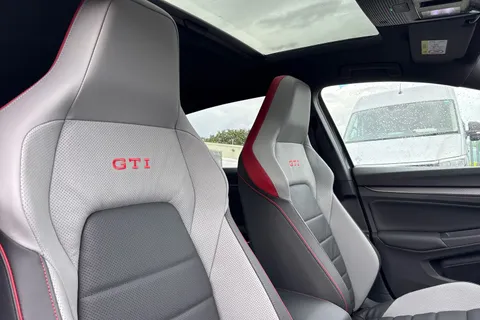 CX75KNK Volkswagen Golf 2.0 TSI 300 GTI Clubsport DSG Leather, sunroof, DCC, Black Pack,  'Akrapovi Thumbnail #24