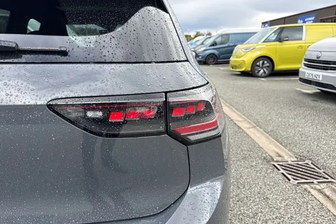 CX75KNK Volkswagen Golf 2.0 TSI 300 GTI Clubsport DSG Leather, sunroof, DCC, Black Pack,  'Akrapovi Thumbnail #26