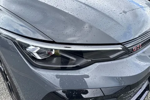 CX75KNK Volkswagen Golf 2.0 TSI 300 GTI Clubsport DSG Leather, sunroof, DCC, Black Pack,  'Akrapovi Thumbnail #29