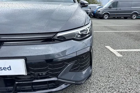 CX75KNK Volkswagen Golf 2.0 TSI 300 GTI Clubsport DSG Leather, sunroof, DCC, Black Pack,  'Akrapovi Thumbnail #30