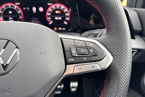 CX75KNK Volkswagen Golf 2.0 TSI 300 GTI Clubsport DSG Leather, sunroof, DCC, Black Pack,  'Akrapovi Thumbnail #45