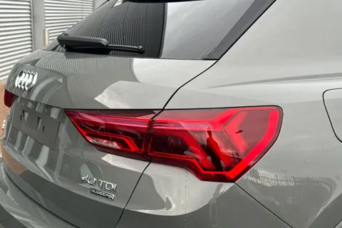  Audi Q3 2.0 TDI 40 S line S Tronic quattro Euro 6 (s/s) 5dr Thumbnail #8