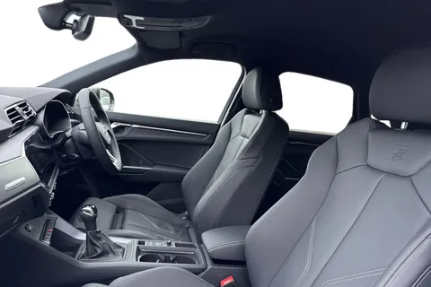  Audi Q3 2.0 TDI 40 S line S Tronic quattro Euro 6 (s/s) 5dr Thumbnail #16