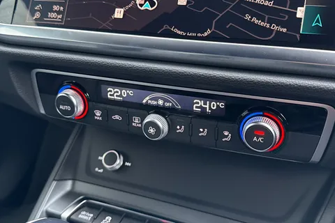  Audi Q3 2.0 TDI 40 S line S Tronic quattro Euro 6 (s/s) 5dr Thumbnail #22