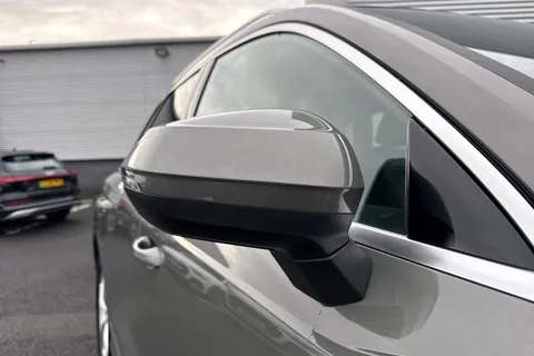  Audi Q3 2.0 TDI 40 S line S Tronic quattro Euro 6 (s/s) 5dr Thumbnail #29