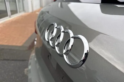  Audi Q3 2.0 TDI 40 S line S Tronic quattro Euro 6 (s/s) 5dr Thumbnail #33