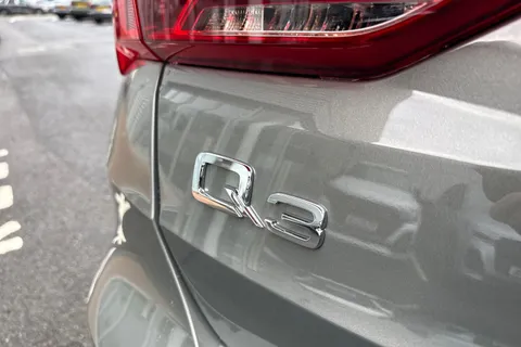  Audi Q3 2.0 TDI 40 S line S Tronic quattro Euro 6 (s/s) 5dr Thumbnail #34