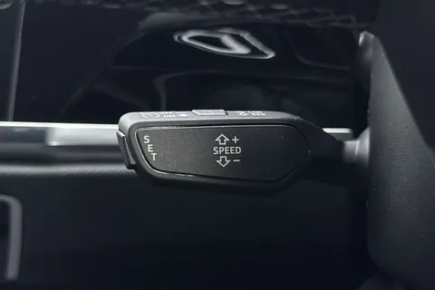  Audi Q3 2.0 TDI 40 S line S Tronic quattro Euro 6 (s/s) 5dr Thumbnail #55