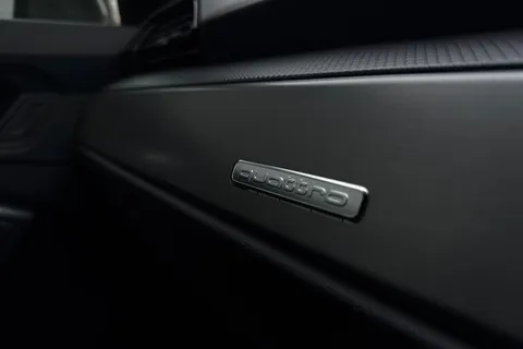  Audi Q3 2.0 TDI 40 S line S Tronic quattro Euro 6 (s/s) 5dr Thumbnail #61