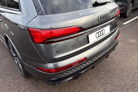  Audi Q7 3.0 TDI V6 Black Edition Tiptronic quattro Euro 6 (s/s) 5dr Thumbnail #8