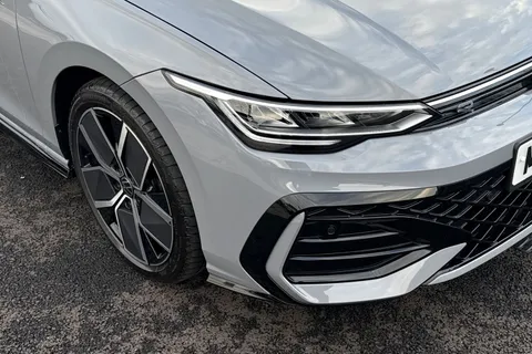 MV75UOG Volkswagen Golf 1.5 eTSI 150 R-Line 5dr DSG **PAN ROOF + WINTER PACK + AREA VIEW CAMERA** Thumbnail #9