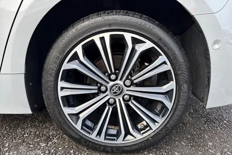 FL70VEX Toyota Corolla 1.8 VVT-h Excel Touring Sports CVT Euro 6 (s/s) 5dr Thumbnail #9