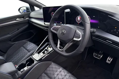 MV75UOG Volkswagen Golf 1.5 eTSI 150 R-Line 5dr DSG **PAN ROOF + WINTER PACK + AREA VIEW CAMERA** Thumbnail #14