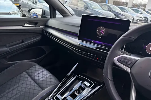 MV75UOG Volkswagen Golf 1.5 eTSI 150 R-Line 5dr DSG **PAN ROOF + WINTER PACK + AREA VIEW CAMERA** Thumbnail #20