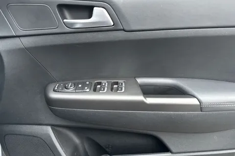 NL70KNJ Kia Sportage 1.6 GDi 2 Euro 6 (s/s) 5dr Thumbnail #20