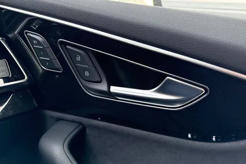  Audi Q7 3.0 TDI V6 Black Edition Tiptronic quattro Euro 6 (s/s) 5dr Thumbnail #21