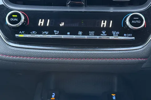 FL70VEX Toyota Corolla 1.8 VVT-h Excel Touring Sports CVT Euro 6 (s/s) 5dr Thumbnail #21