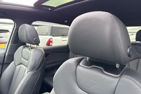  Audi Q7 3.0 TDI V6 Black Edition Tiptronic quattro Euro 6 (s/s) 5dr Thumbnail #24