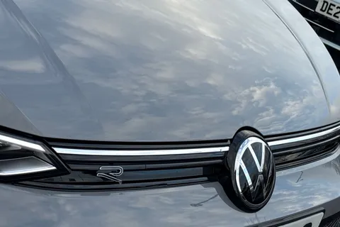 MV75UOG Volkswagen Golf 1.5 eTSI 150 R-Line 5dr DSG **PAN ROOF + WINTER PACK + AREA VIEW CAMERA** Thumbnail #31