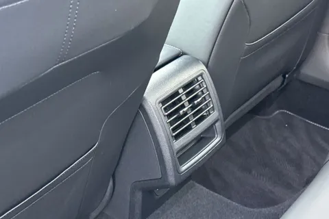 MV75UOG Volkswagen Golf 1.5 eTSI 150 R-Line 5dr DSG **PAN ROOF + WINTER PACK + AREA VIEW CAMERA** Thumbnail #32