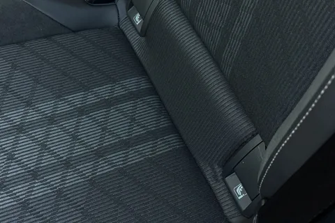 MV75UOG Volkswagen Golf 1.5 eTSI 150 R-Line 5dr DSG **PAN ROOF + WINTER PACK + AREA VIEW CAMERA** Thumbnail #33