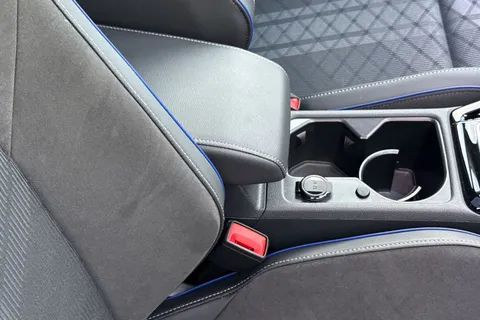 MV75UOG Volkswagen Golf 1.5 eTSI 150 R-Line 5dr DSG **PAN ROOF + WINTER PACK + AREA VIEW CAMERA** Thumbnail #34