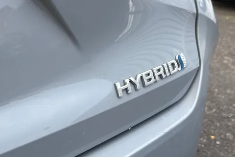 FL70VEX Toyota Corolla 1.8 VVT-h Excel Touring Sports CVT Euro 6 (s/s) 5dr Thumbnail #31