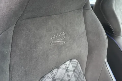 MV75UOG Volkswagen Golf 1.5 eTSI 150 R-Line 5dr DSG **PAN ROOF + WINTER PACK + AREA VIEW CAMERA** Thumbnail #35