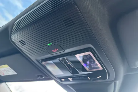 MV75UOG Volkswagen Golf 1.5 eTSI 150 R-Line 5dr DSG **PAN ROOF + WINTER PACK + AREA VIEW CAMERA** Thumbnail #37