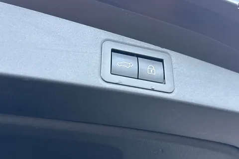 FL70VEX Toyota Corolla 1.8 VVT-h Excel Touring Sports CVT Euro 6 (s/s) 5dr Thumbnail #35