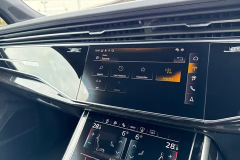  Audi Q7 3.0 TDI V6 Black Edition Tiptronic quattro Euro 6 (s/s) 5dr Thumbnail #39