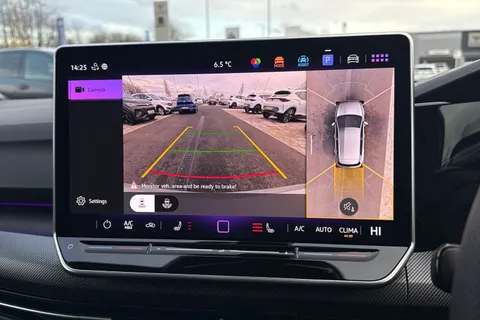 MV75UOG Volkswagen Golf 1.5 eTSI 150 R-Line 5dr DSG **PAN ROOF + WINTER PACK + AREA VIEW CAMERA** Thumbnail #40