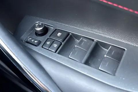 FL70VEX Toyota Corolla 1.8 VVT-h Excel Touring Sports CVT Euro 6 (s/s) 5dr Thumbnail #37