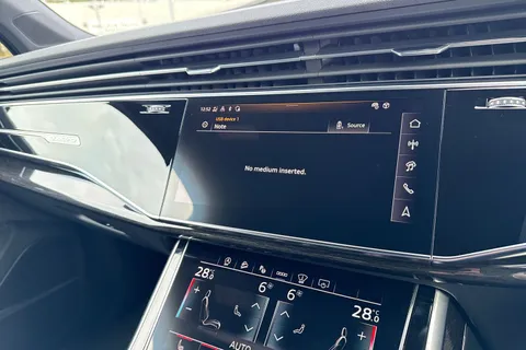  Audi Q7 3.0 TDI V6 Black Edition Tiptronic quattro Euro 6 (s/s) 5dr Thumbnail #40