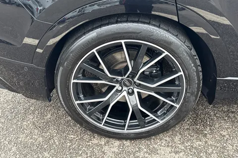 DH73HFZ Audi Q8 SQ8 TFSI Quattro Black Edition 5dr Tiptronic Thumbnail #9