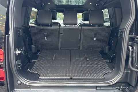 KX24ZPW Land Rover Defender 110 3.0 D300 X-Dynamic HSE 5dr Thumbnail #11