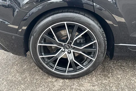 DH73HFZ Audi Q8 SQ8 TFSI Quattro Black Edition 5dr Tiptronic Thumbnail #11