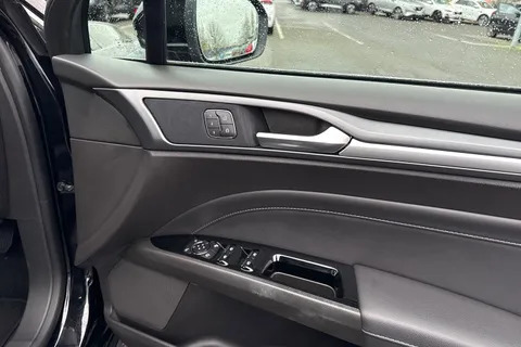 EX18WHB Ford Mondeo 2.0 TDCi Titanium Powershift Euro 6 (s/s) 5dr Thumbnail #21