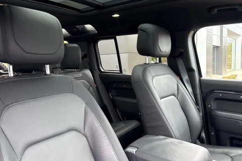 KX24ZPW Land Rover Defender 110 3.0 D300 X-Dynamic HSE 5dr Thumbnail #22