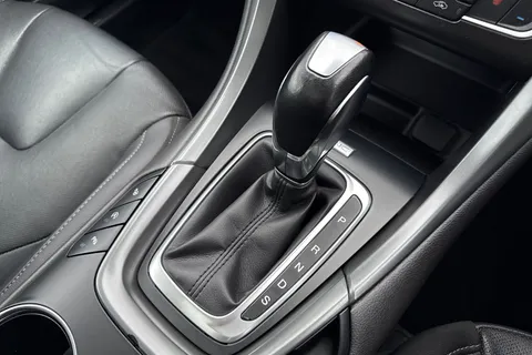 EX18WHB Ford Mondeo 2.0 TDCi Titanium Powershift Euro 6 (s/s) 5dr Thumbnail #23