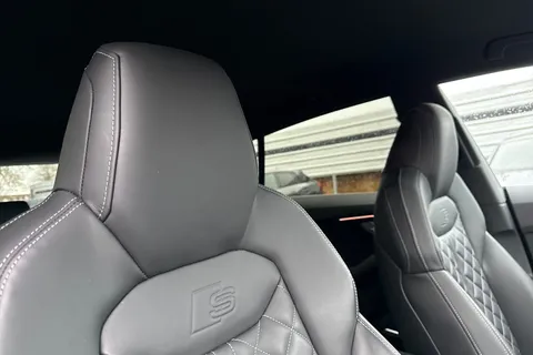 DH73HFZ Audi Q8 SQ8 TFSI Quattro Black Edition 5dr Tiptronic Thumbnail #23