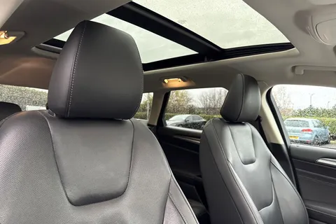 EX18WHB Ford Mondeo 2.0 TDCi Titanium Powershift Euro 6 (s/s) 5dr Thumbnail #24