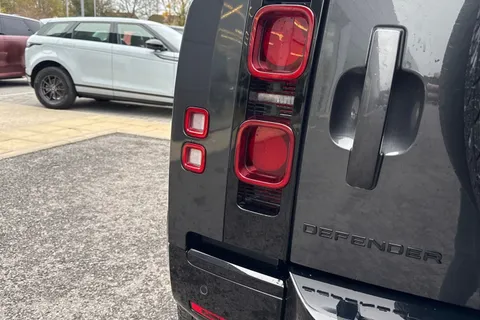 KX24ZPW Land Rover Defender 110 3.0 D300 X-Dynamic HSE 5dr Thumbnail #27
