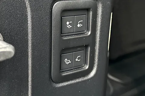 KX24ZPW Land Rover Defender 110 3.0 D300 X-Dynamic HSE 5dr Thumbnail #28