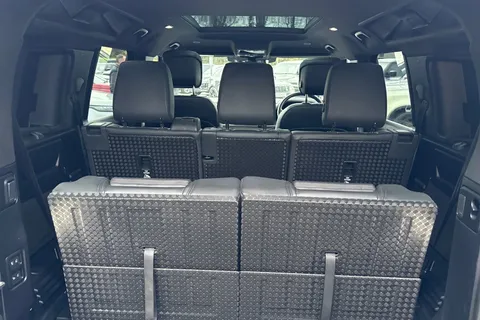 KX24ZPW Land Rover Defender 110 3.0 D300 X-Dynamic HSE 5dr Thumbnail #31