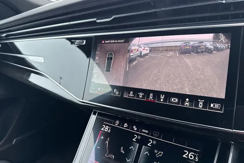 DH73HFZ Audi Q8 SQ8 TFSI Quattro Black Edition 5dr Tiptronic Thumbnail #32