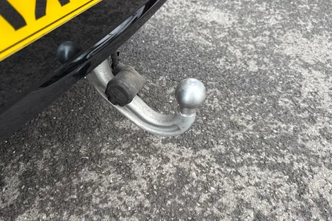 KX24ZPW Land Rover Defender 110 3.0 D300 X-Dynamic HSE 5dr Thumbnail #32